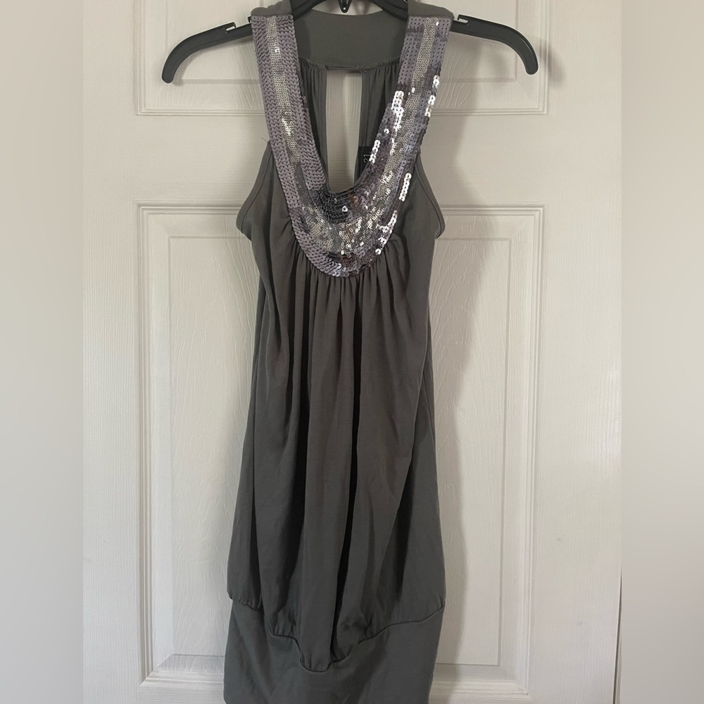 Rue 21 Gray Sequin Sleeveless Top